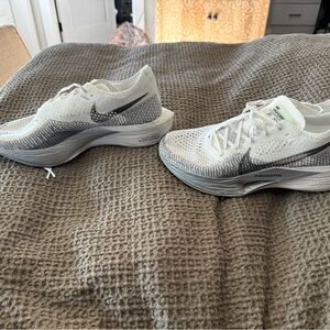 Nike White and Gray Gradient Flyknit Running Shoes